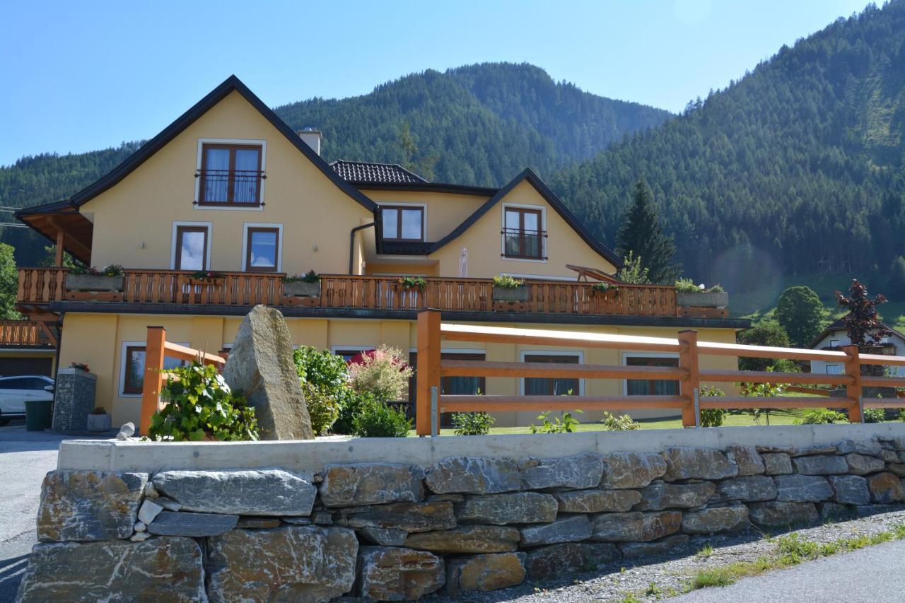 Pension Waldheim Mauterndorf  Buitenkant foto