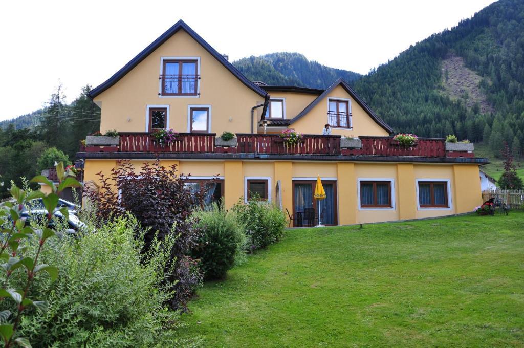 Pension Waldheim Mauterndorf  Buitenkant foto
